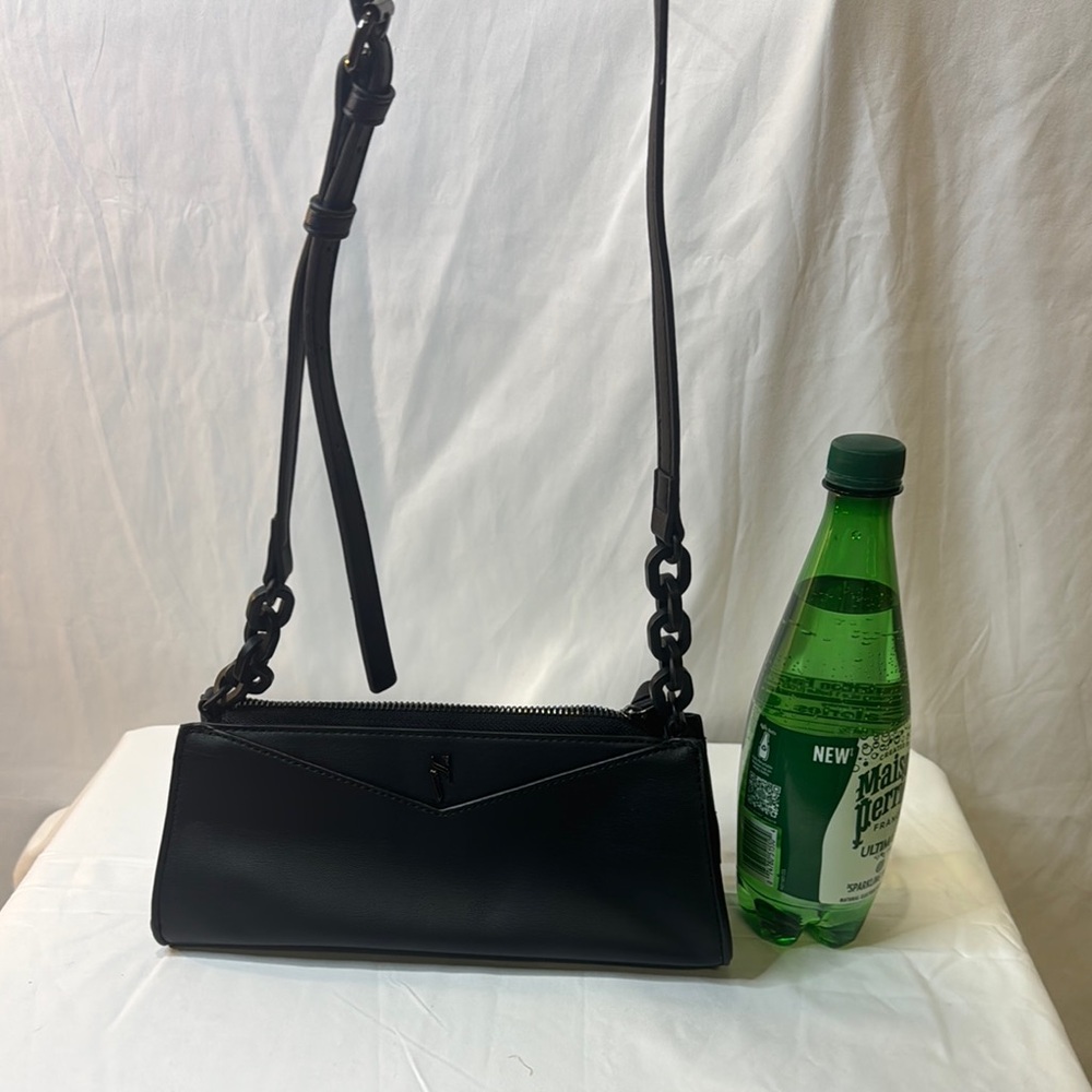 Simply Vera Vera Wang Elegant Black Handbag - Picture 2 of 13